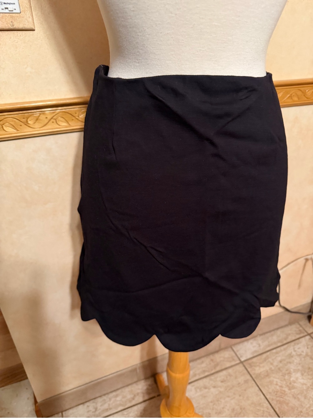 Aqua Black Scallop Hem Women's Skirt